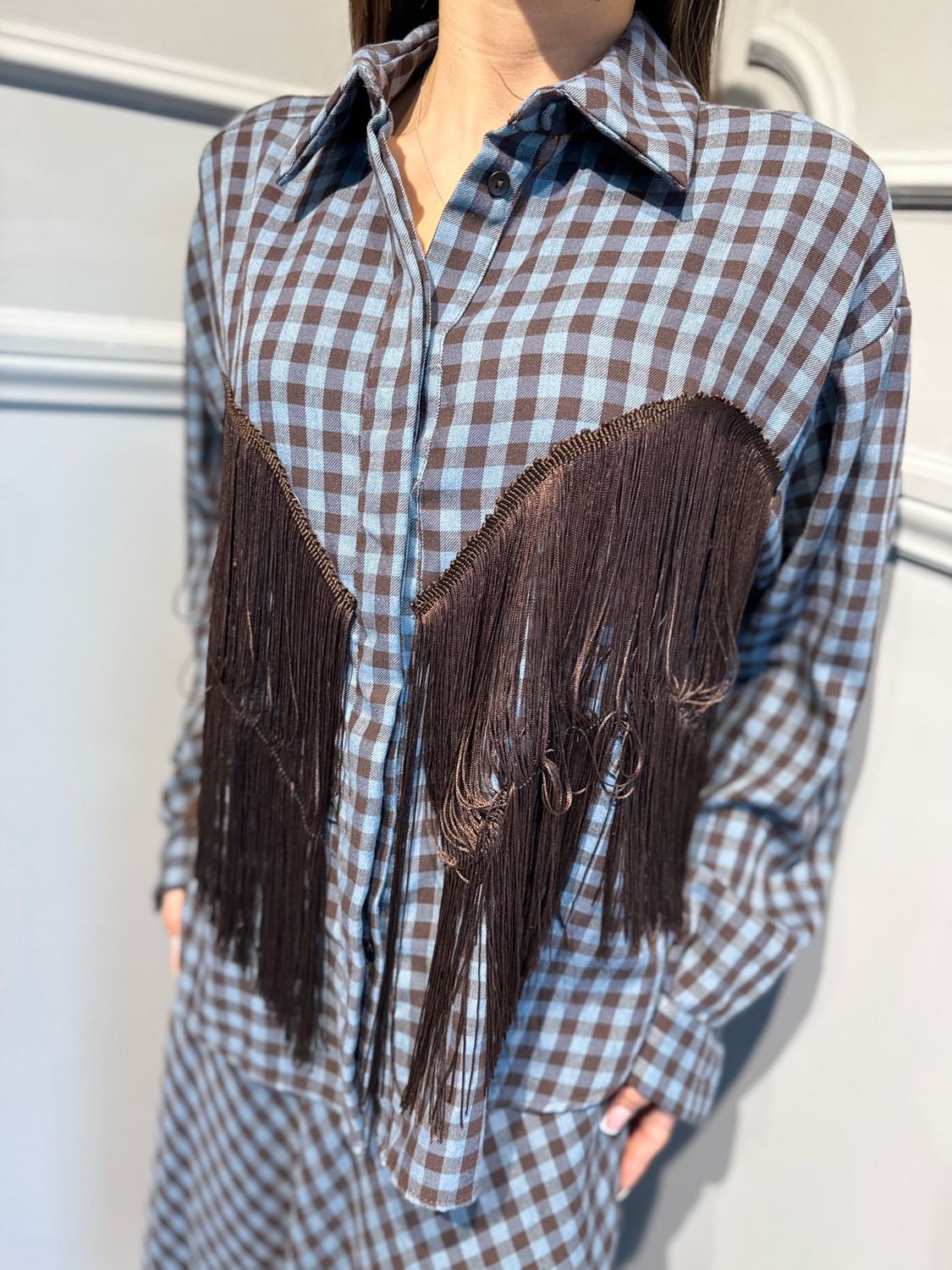TENSIONE IN - camicia quadrettata con frange W26C790 Moro/celeste