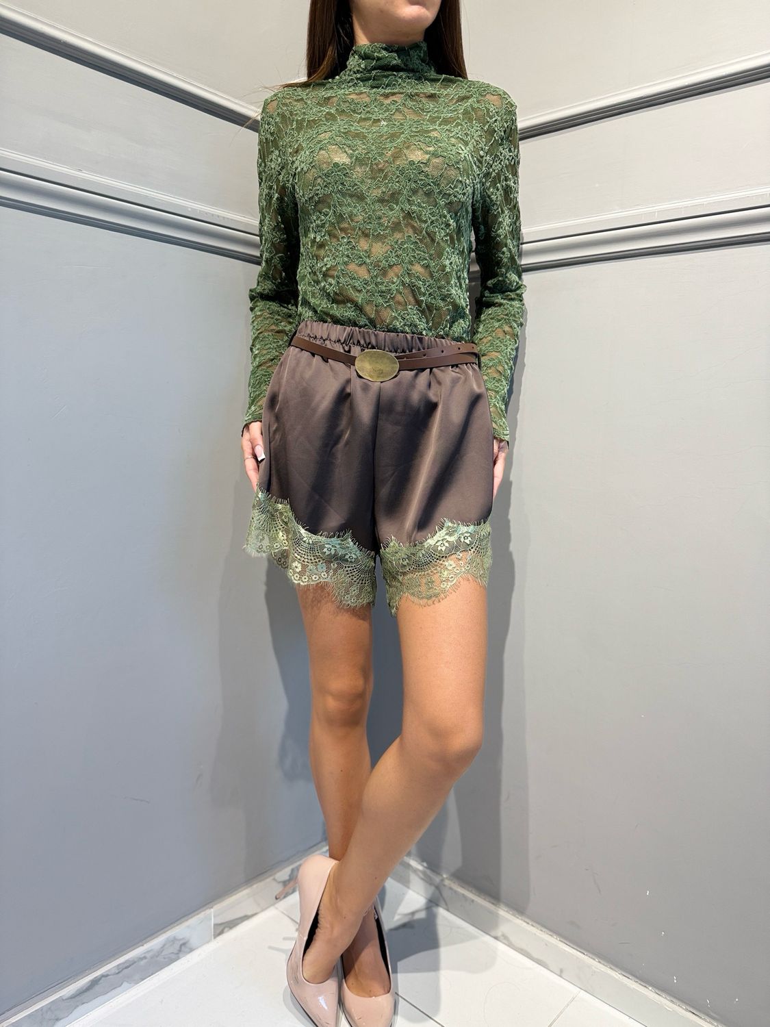 HAVE ONE - maglia in pizzo dolcevita verde MXT-R191