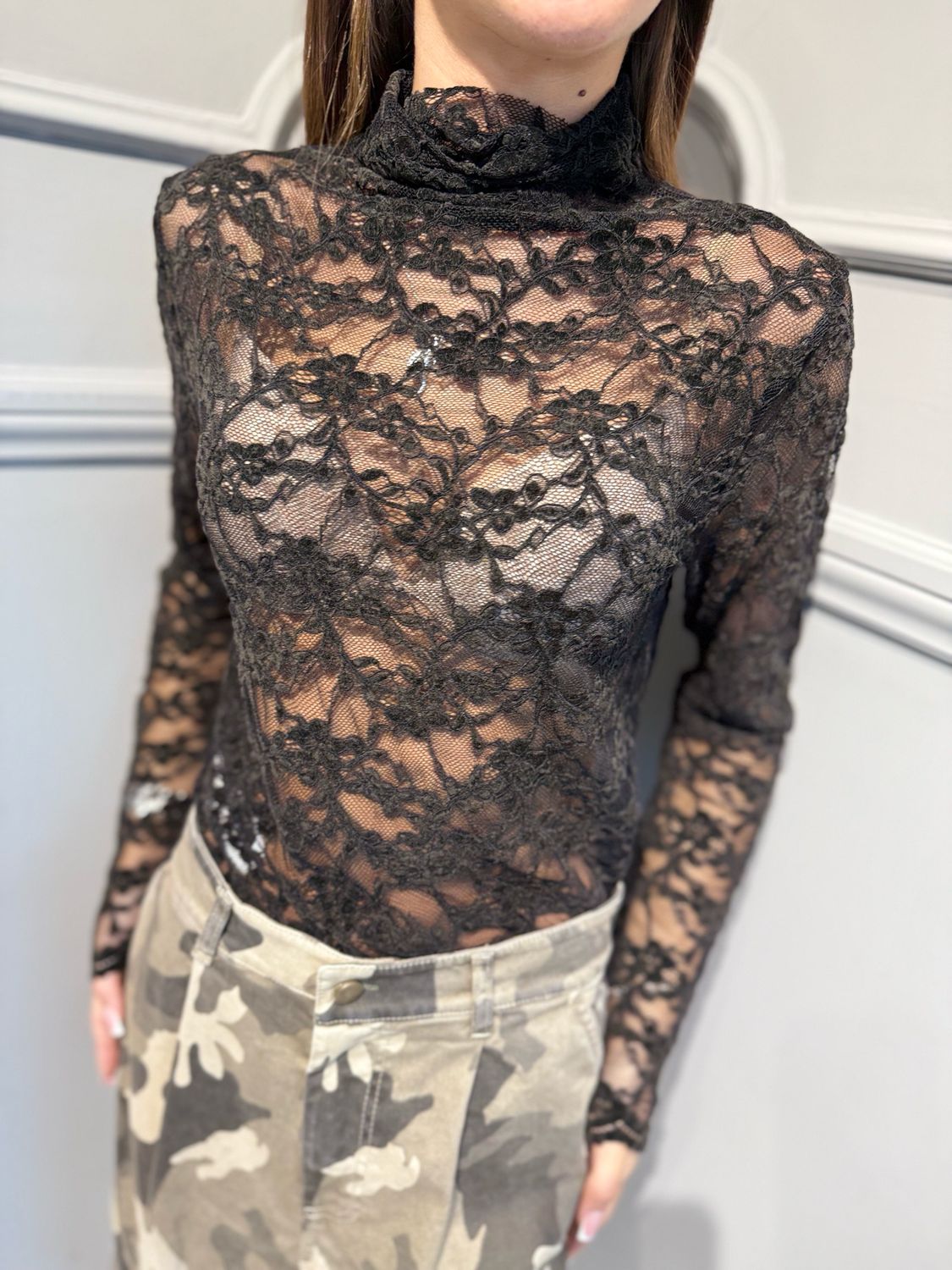 HAVE ONE - maglia a dolcevita in pizzo nera MXT-R191