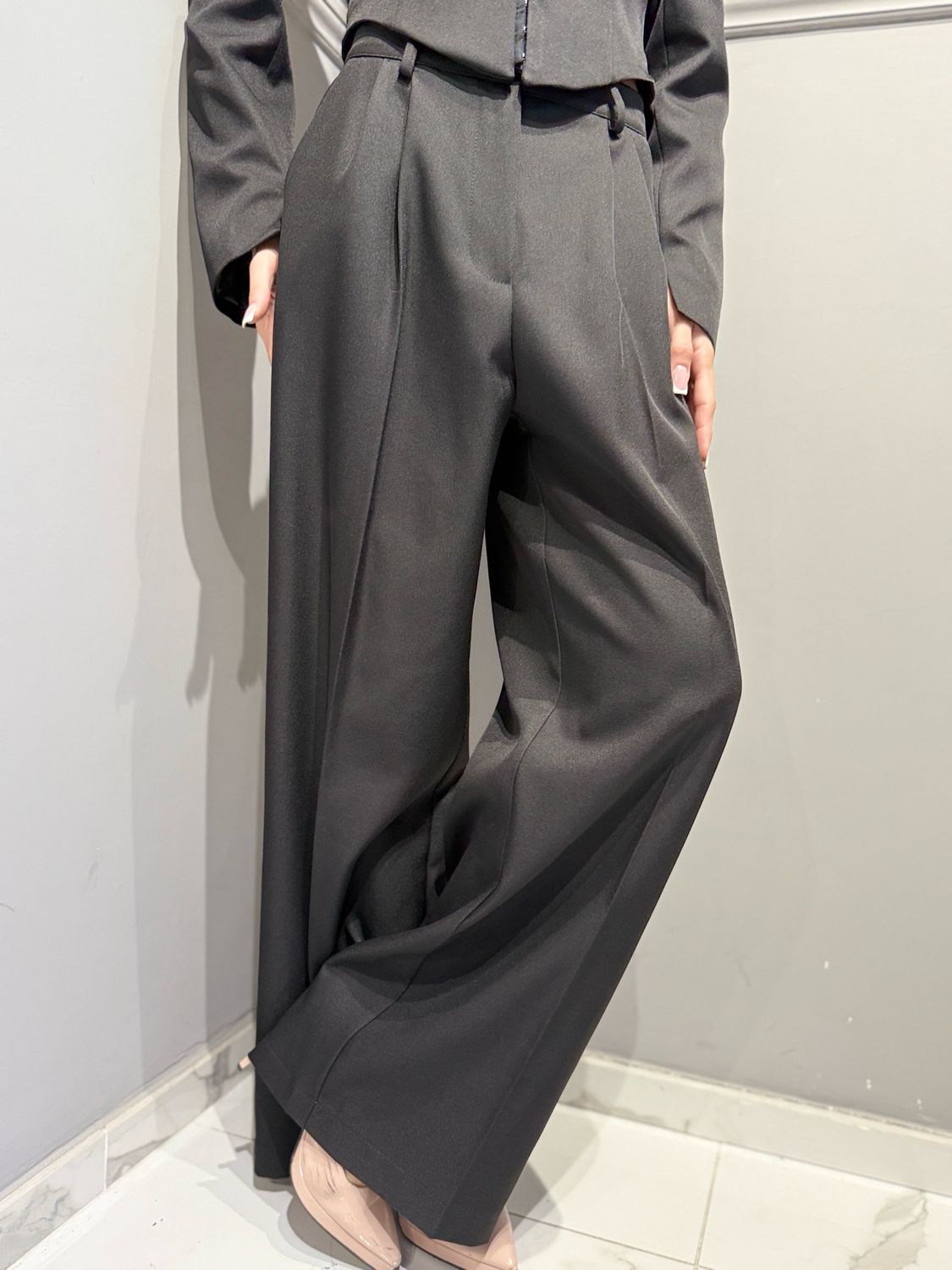 VICOLO - pantalone palazzo con pences TAC1605 nero