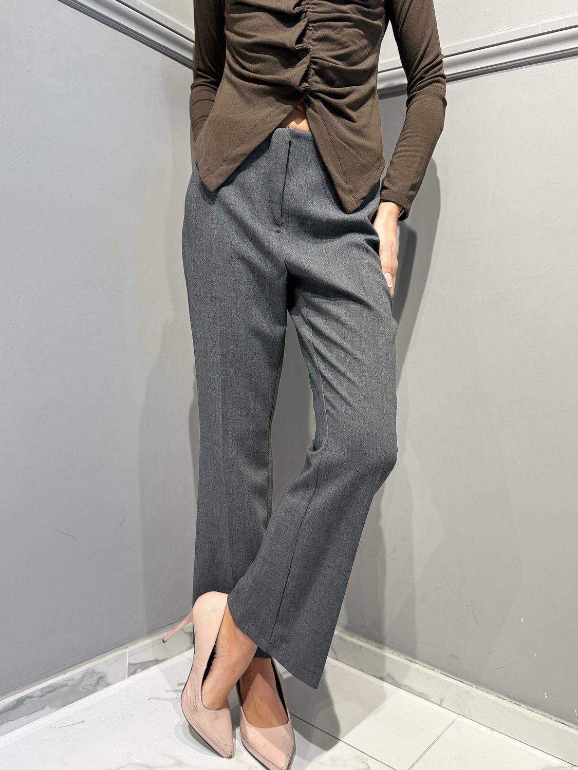 TENSIONE IN - pantalone a zampetta elasticizzato 27P6720 grigio