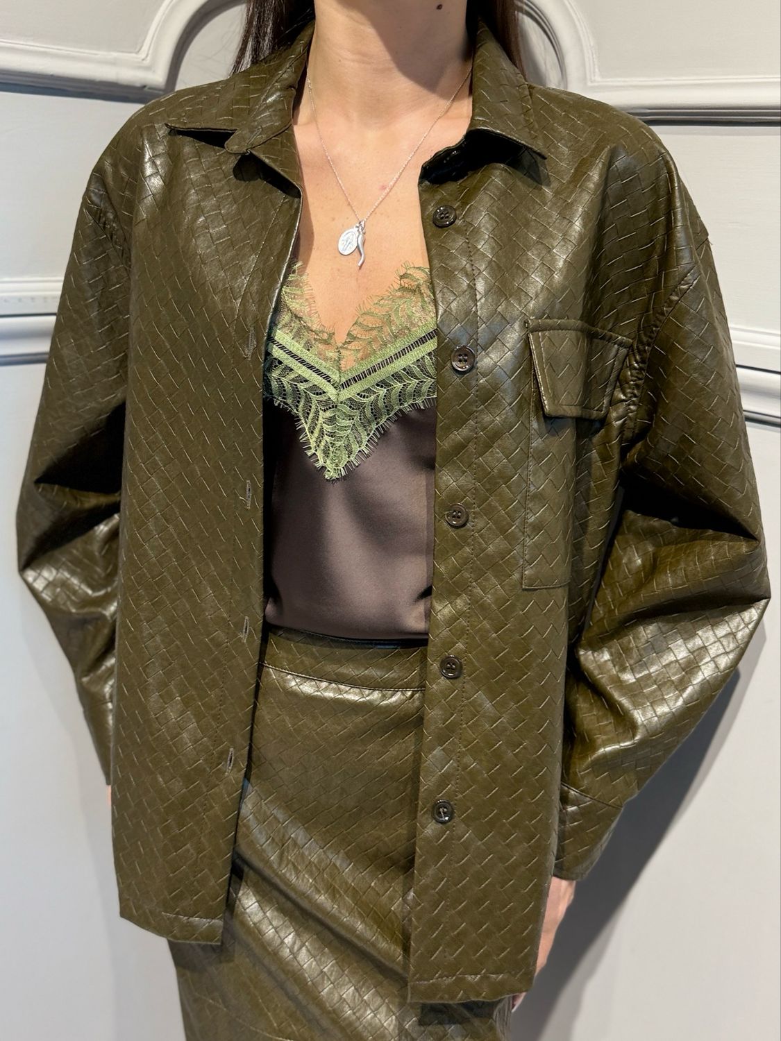 VICOLO - camicia in ecopelle lavorata TAC1528 militare