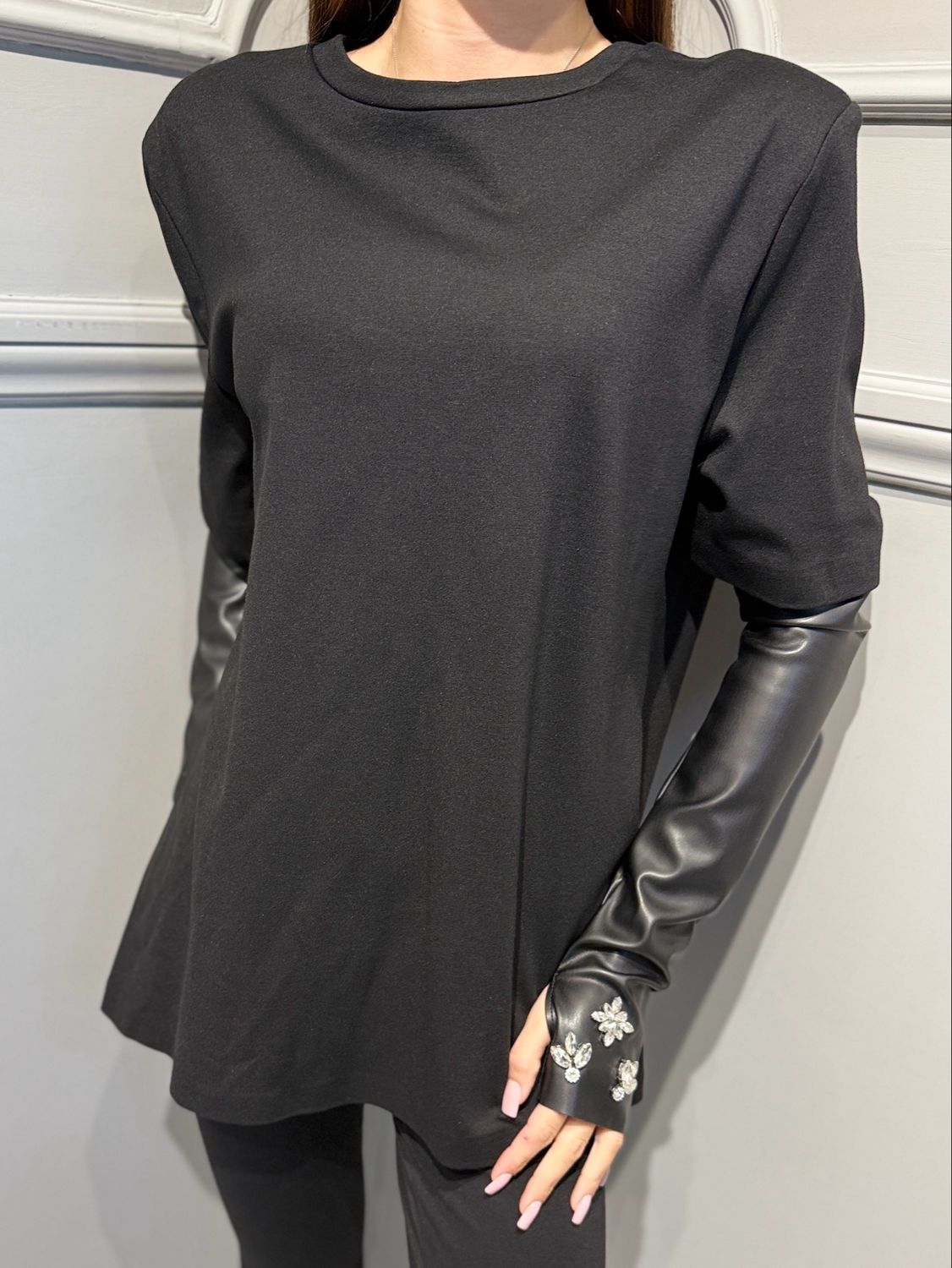 Tensione In - maglia con manicotti in punto Milano VW1172 nero