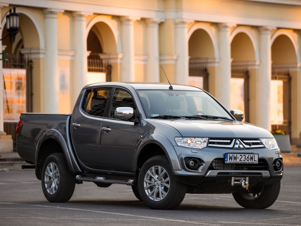 Body dimensions MITSUBISHI L200 2006-2015 Collision repair