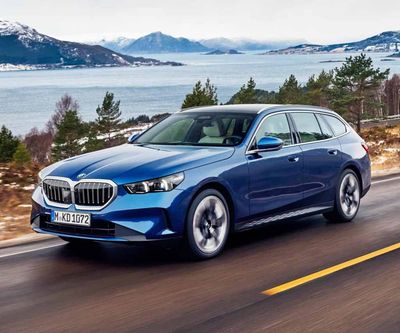 BMW 5 (G61) Wagon 2023–