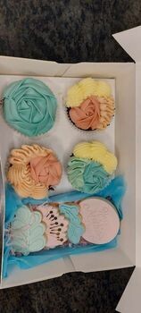 Mothers Day Cupcake and Cookies pack