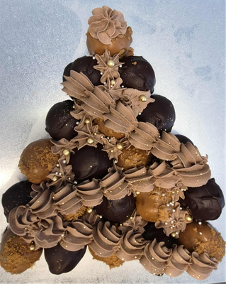 Chociscoff Profiterole Christmas Tree