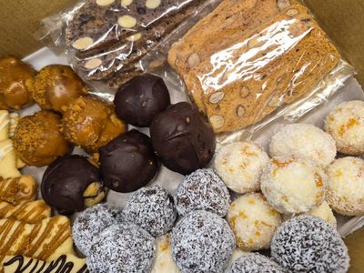 Large Christmas Goodies Pack