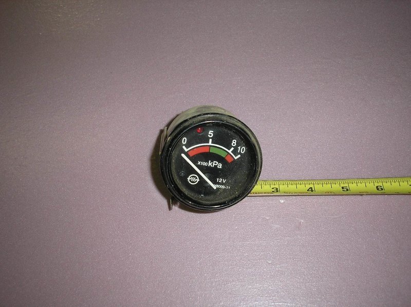Engine oil pressure gauge w/alarm