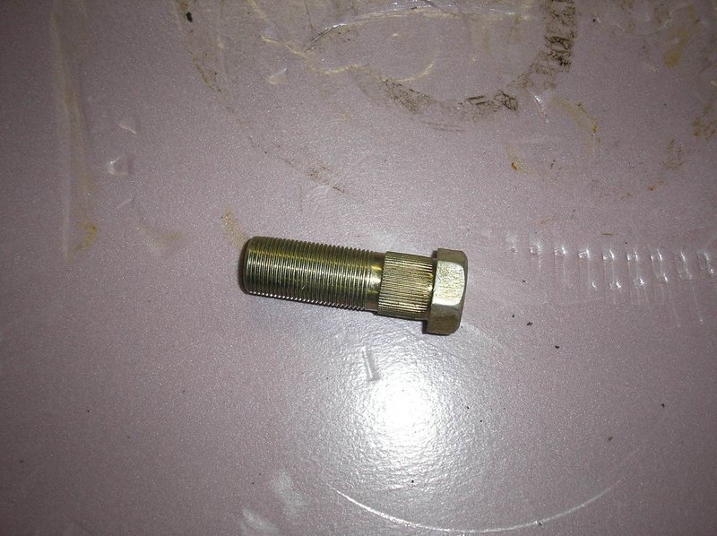Rear lug bolt