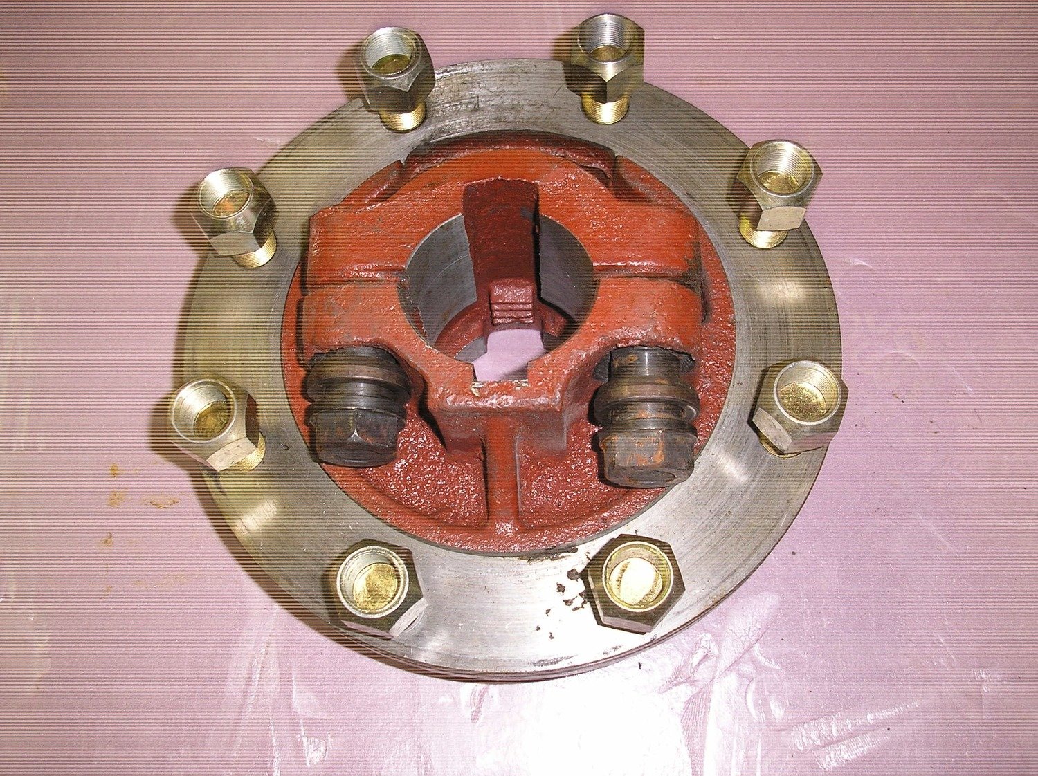 Rear wheel hub assembly