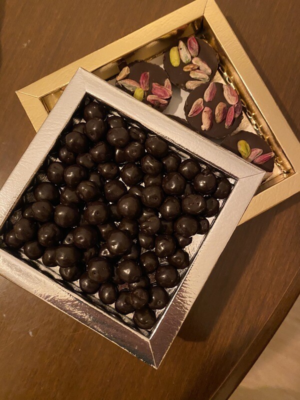 Cioccolatini palline al cacao con biscotto interno leggero confezione regalo