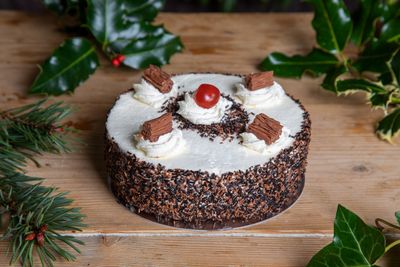 Chocolate Gateau (Regular: 4 - 6 portions) MORRISONS