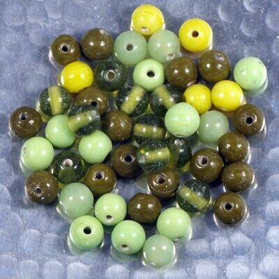Mélange de 30 perles de verre artisanal 6 mm vert jaune