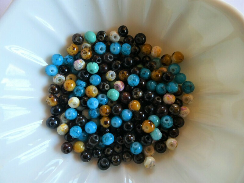 Mélange de 200 perles de verre 4 mm