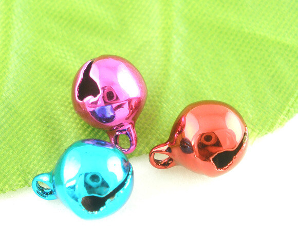 30 pendentifs grelot en métal de couleur Noël 8 mm