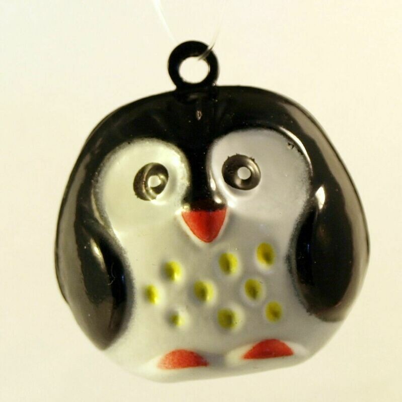 4 grelots en métal en forme de petit pingouin 25 x 27 x 18 mm