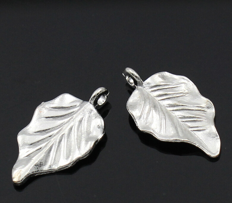 6 breloques feuille d'arbre en argent tibétain 32 x  18 mm