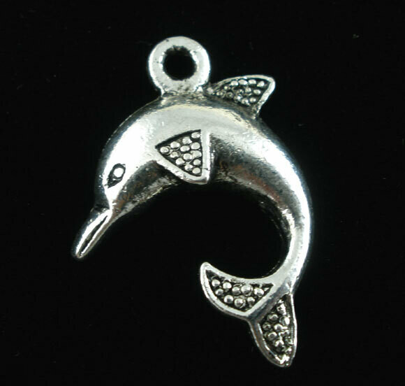 6 pendentifs breloques dauphin métallique argenté 32 x 25 mm