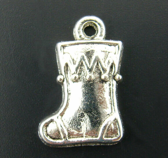 10 pendentifs chaussette de Noël argentés 7 x 17 mm