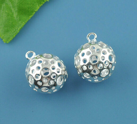2 pendentifs breloque boule design argentée 17 x 14 mm