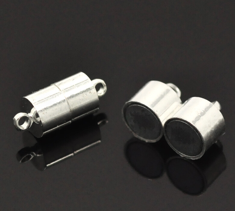 Fermoir magnétique argenté  17 x 7 mm