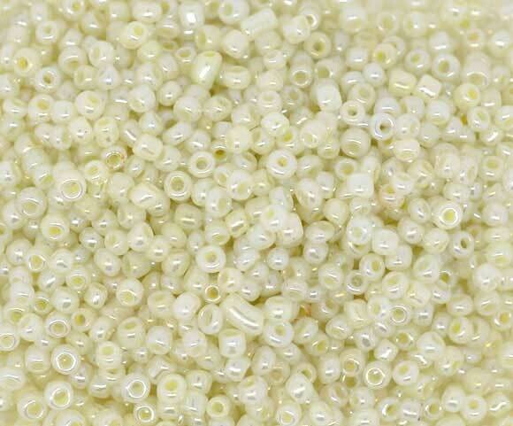 20 g de perles de rocaille économique ivoire nacré taille 10