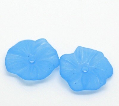 20 perles intercalaires fleur bleue givrée en lucite 17 x 17 mm