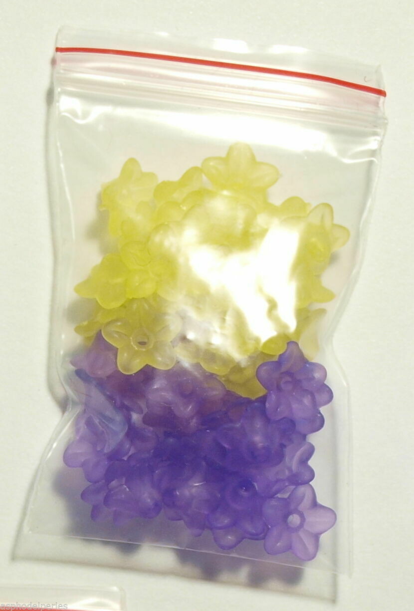 50 perles intercalaires fleurs givrées en lucite 10 x 4 mm mélange bicolore jaune et violet