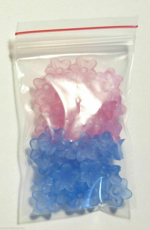 50 perles intercalaires fleurs givrées en lucite 10 x 4 mm mélange bicolore pervenche et rose