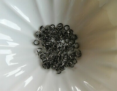 100 anneaux ouverts black nickel 4 x 0,6 mm