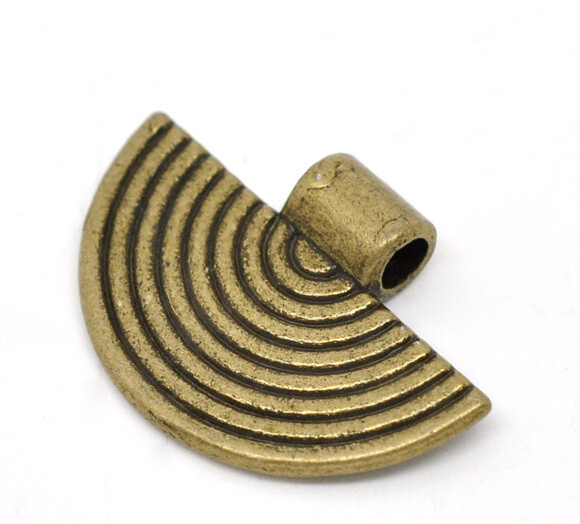 6 pendentifs éventail couleur bronze 25 x 17 mm