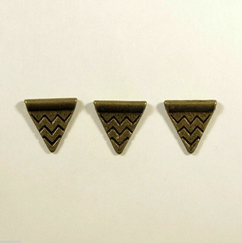 10 perles forme triangle à motif vagues métal couleur bronze 14x14 mm