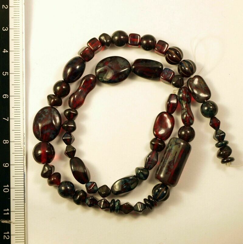 Mélange de perles de verre Tchèques de Bohème rouge ruby Picasso
