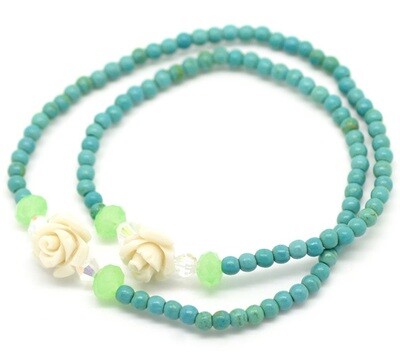 Bracelet double perles turquoises et fleur acrylique sur élastique 34 cm