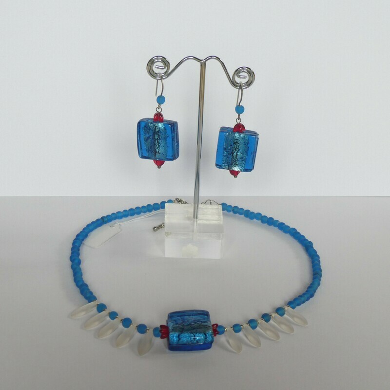 Parure carrés bleus et larmes de joie