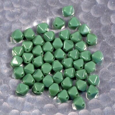 25 perles bicones double pyramide vert opaque 6 mm
