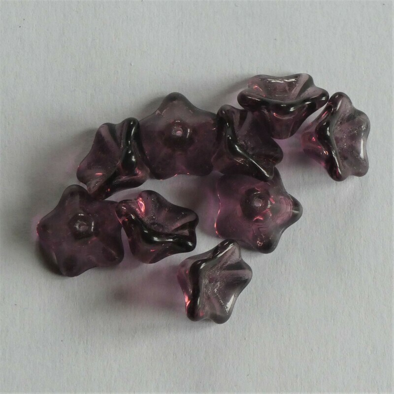 9 perles fleur trompette en verre  8x13mm amethyste