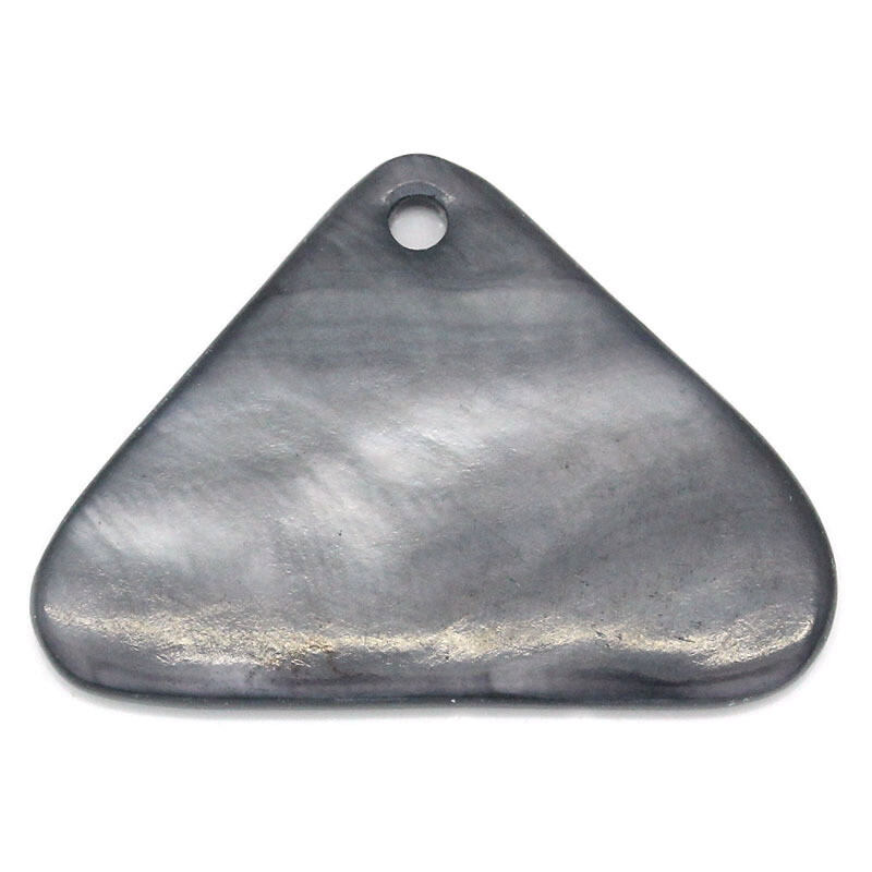 4 pendentifs triangles en coquillage nacré gris foncé  29 x 21 mm
