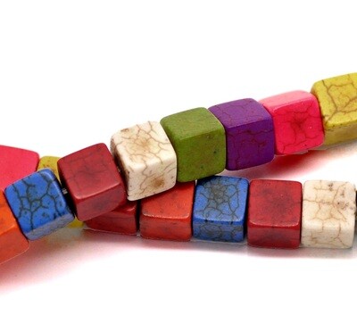 6 perles cubes en HOWLITE couleurs variées 8 mm