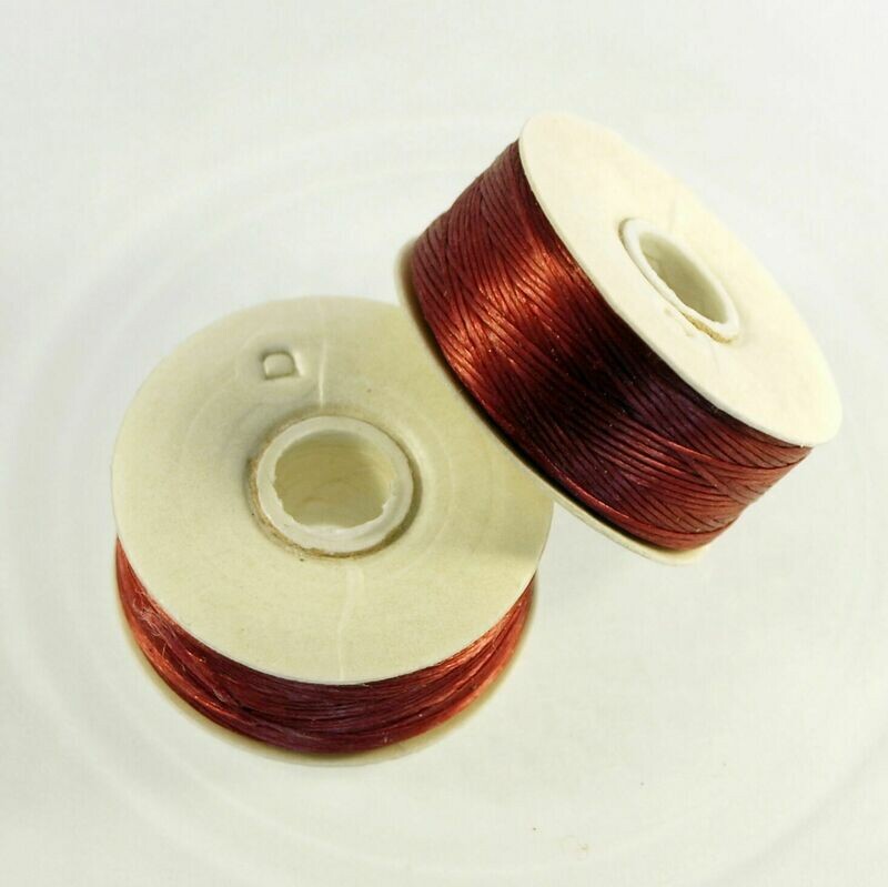 Bobine de fil Nymo rouge taille D