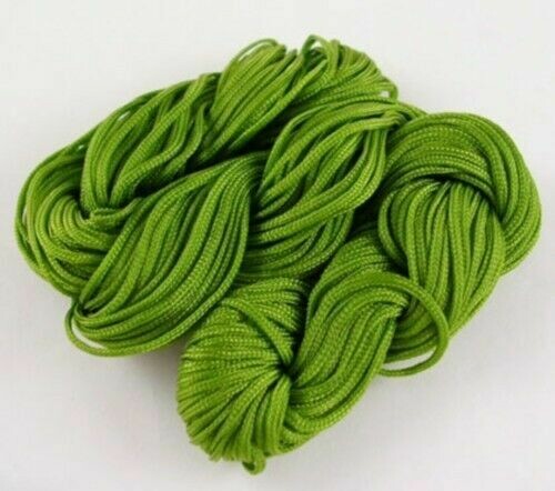 Fil nylon tressé à shamballa - Echeveau de 28 m - 1 mm épaisseur - vert olive