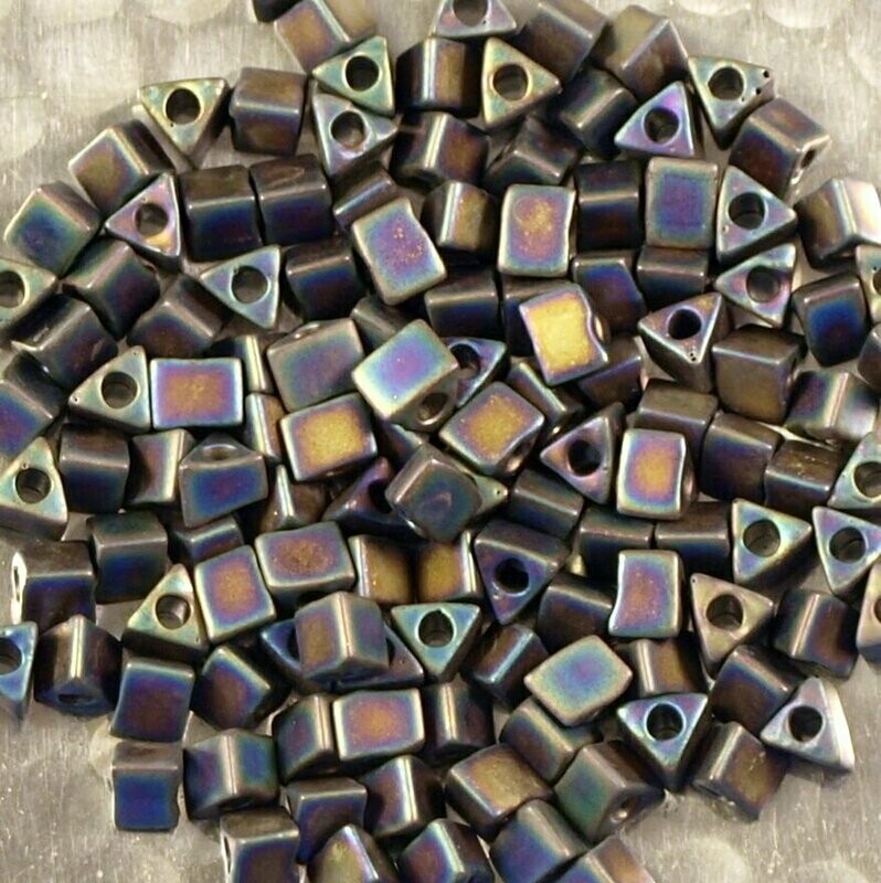 10g de perles sharp triangle taille 5 Matte Black