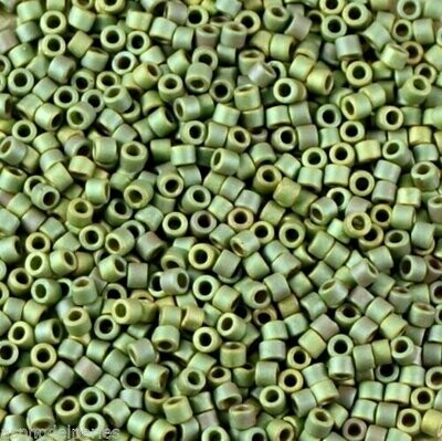 7,2 g de perles délicas Matte Metallic sage green luster ref 0373 taille 11