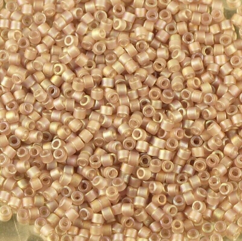 7,2 g de perles délicas Ref0857 Matte transparent smoky amethyst AB  Taille 11