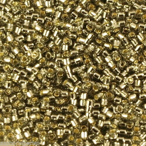 7,2 g de perles délicas ref 0048 silver lined light gray taille 11