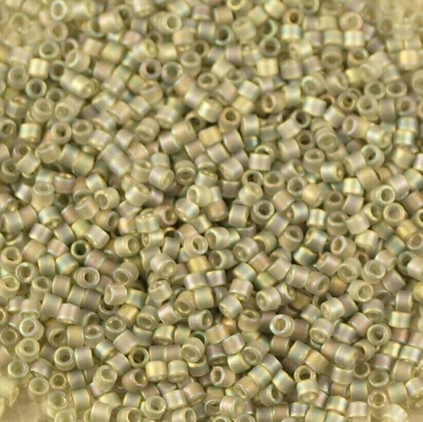 7,2 g de perles délicas ref 0863 transparent gray AB  taille 11
