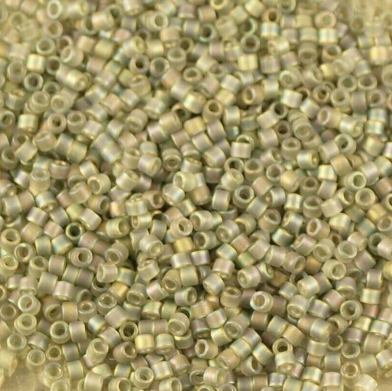 7,2 g de perles délicas ref 0863 transparent gray AB  taille 11