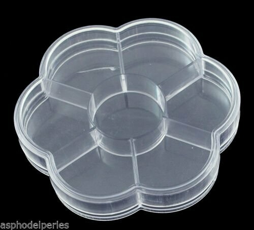 BOITE EN PLASTIQUE transparent 7 compartiments en forme de FLEUR 10,5  x 2 cm