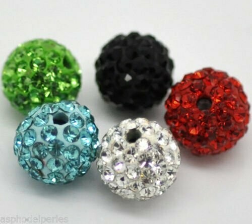 Boule de strass 8 mm sur pâte polymère rouge